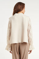 MOUWLOZE GEBREIDE TOP MET STRIKDETAILS