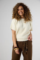 BOXY TOP VAN FAKE MOHAIR MET RONDE HALSLIJN