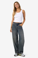 NMHAZAL HW BARREL KNEE DRT JEANS