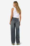 NMHAZAL HW BARREL KNEE DRT JEANS