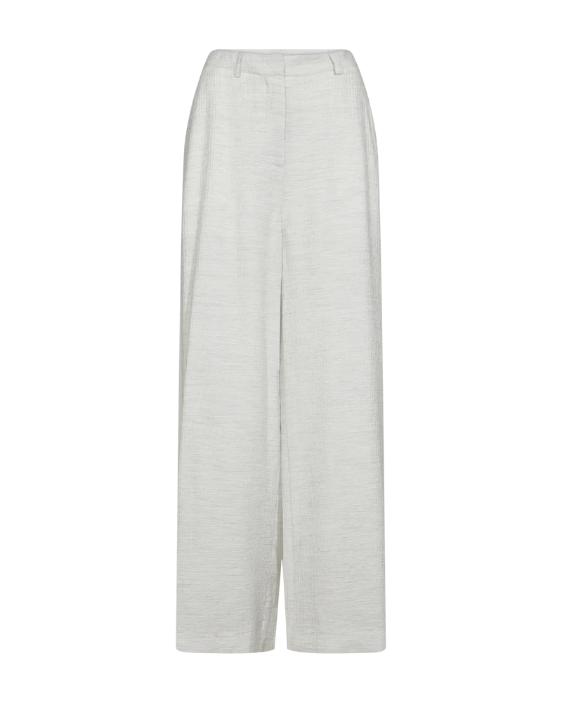 Stijlvolle, gevoerde witte broek met hoge taille van Copenhagen muse